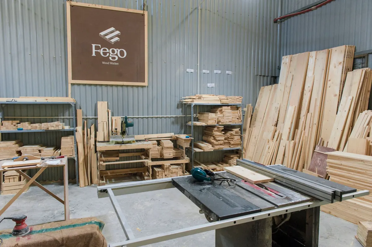 Beginner's Guide to Choosing Timber for DIY Shelves